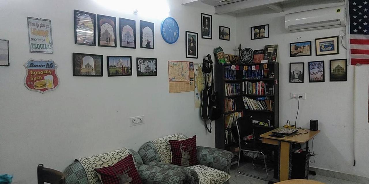 Zigzag Homestay Агра Екстер'єр фото