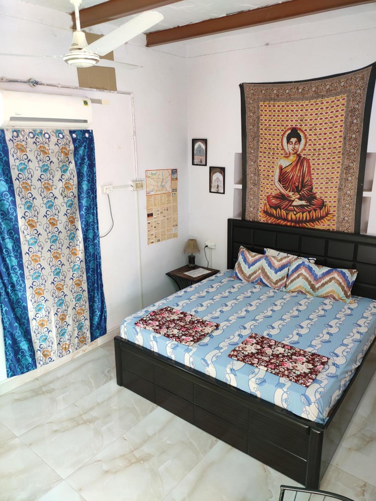 Zigzag Homestay Агра Екстер'єр фото