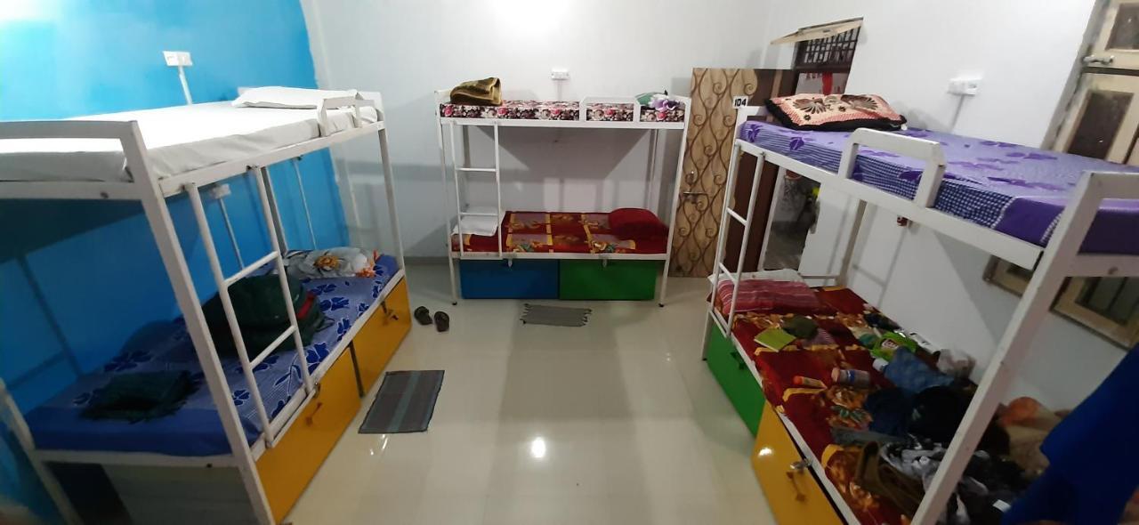 Zigzag Homestay Агра Екстер'єр фото