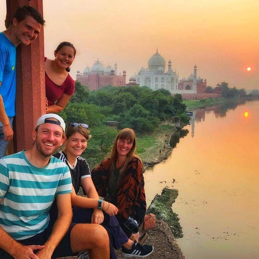 Zigzag Homestay Агра Екстер'єр фото